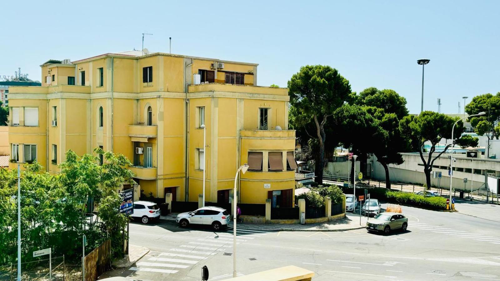 Sunshine Apartment - Appartamento Vicino Al Mare, Cagliari, Sardinia Kültér fotó